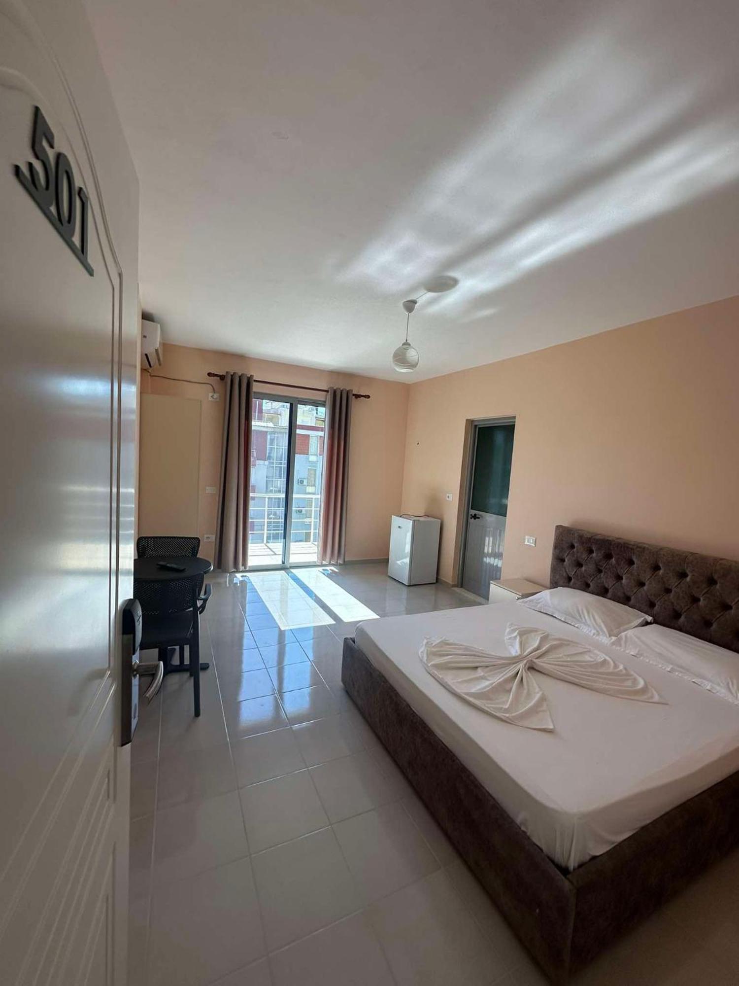 Deor Hotel Shëngjin 外观 照片